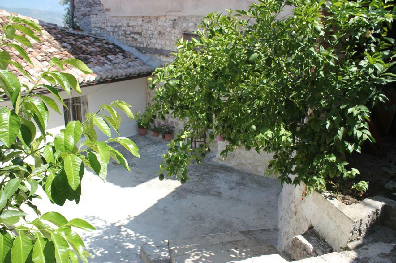 Guest House Toli Inside Berat Castle Exterior photo
