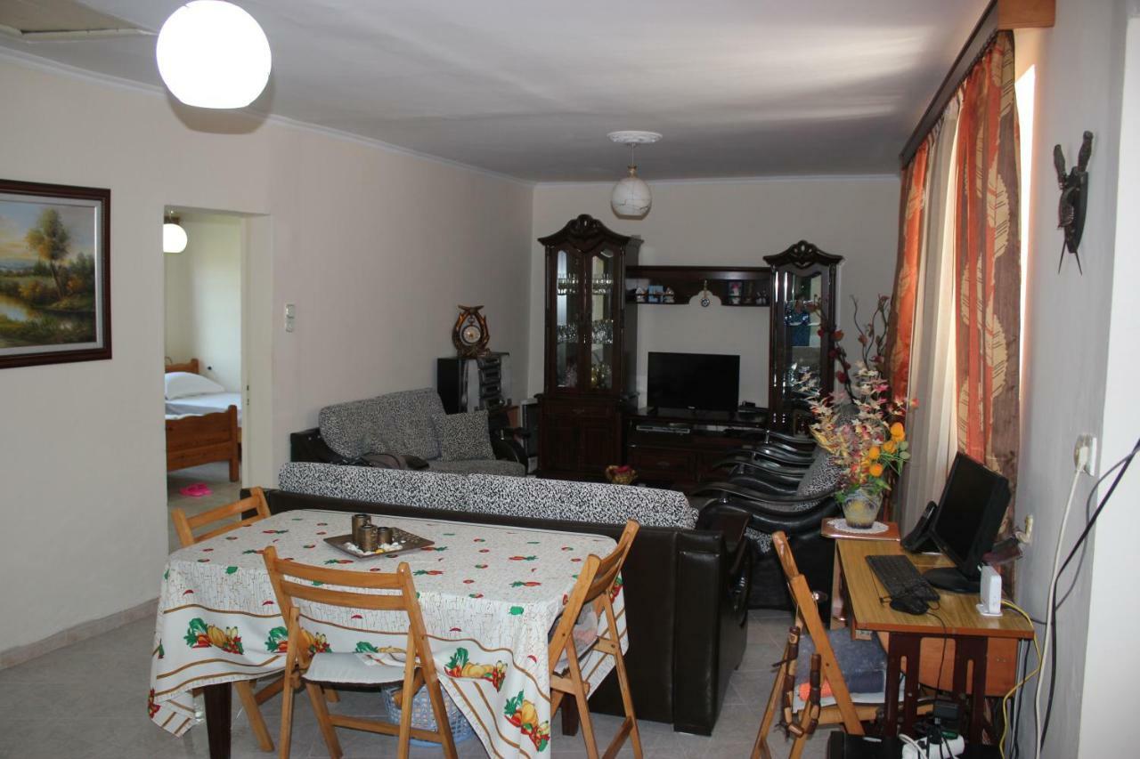 Guest House Toli Inside Berat Castle Exterior photo