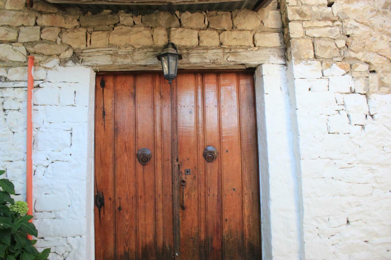 Guest House Toli Inside Berat Castle Exterior photo