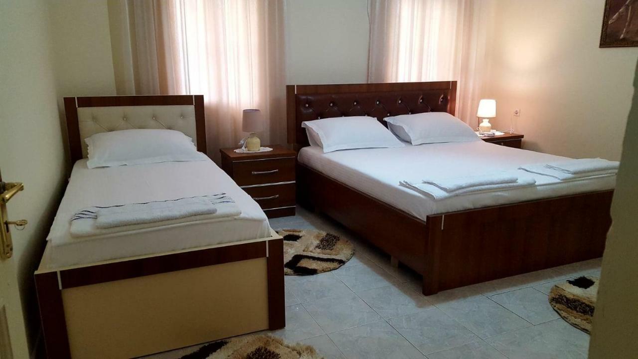 Guest House Toli Inside Berat Castle Exterior photo