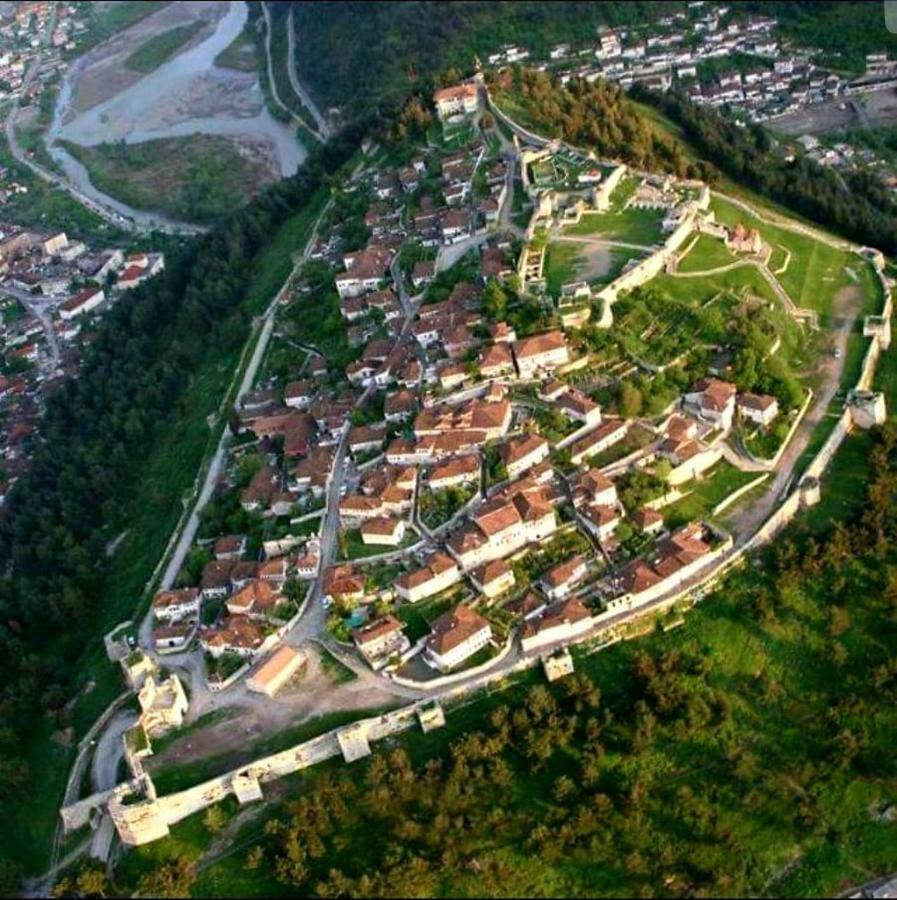 Guest House Toli Inside Berat Castle Exterior photo